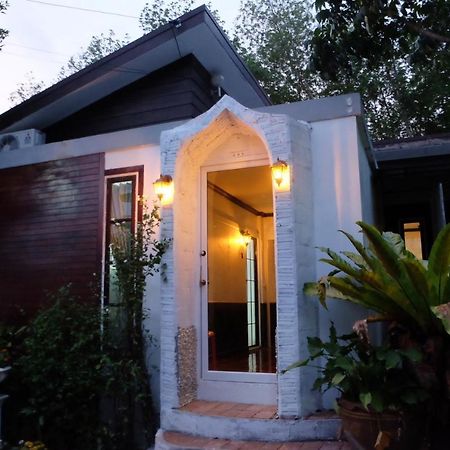 Florentino Hostel رايونغ المظهر الخارجي الصورة